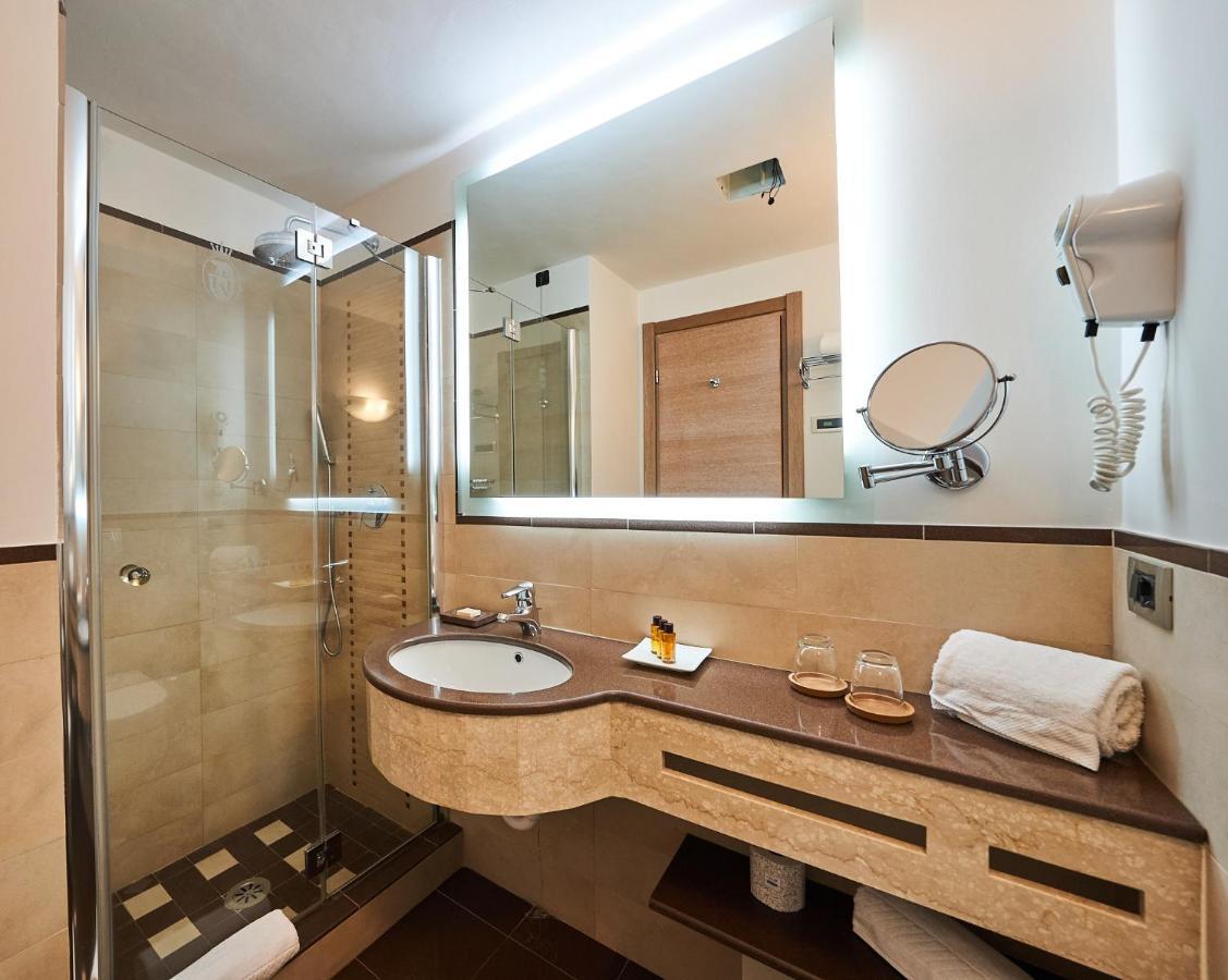 Hotel Astoria Biella Buitenkant foto