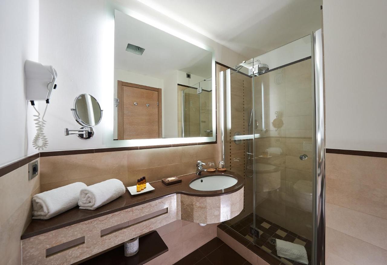 Hotel Astoria Biella Buitenkant foto