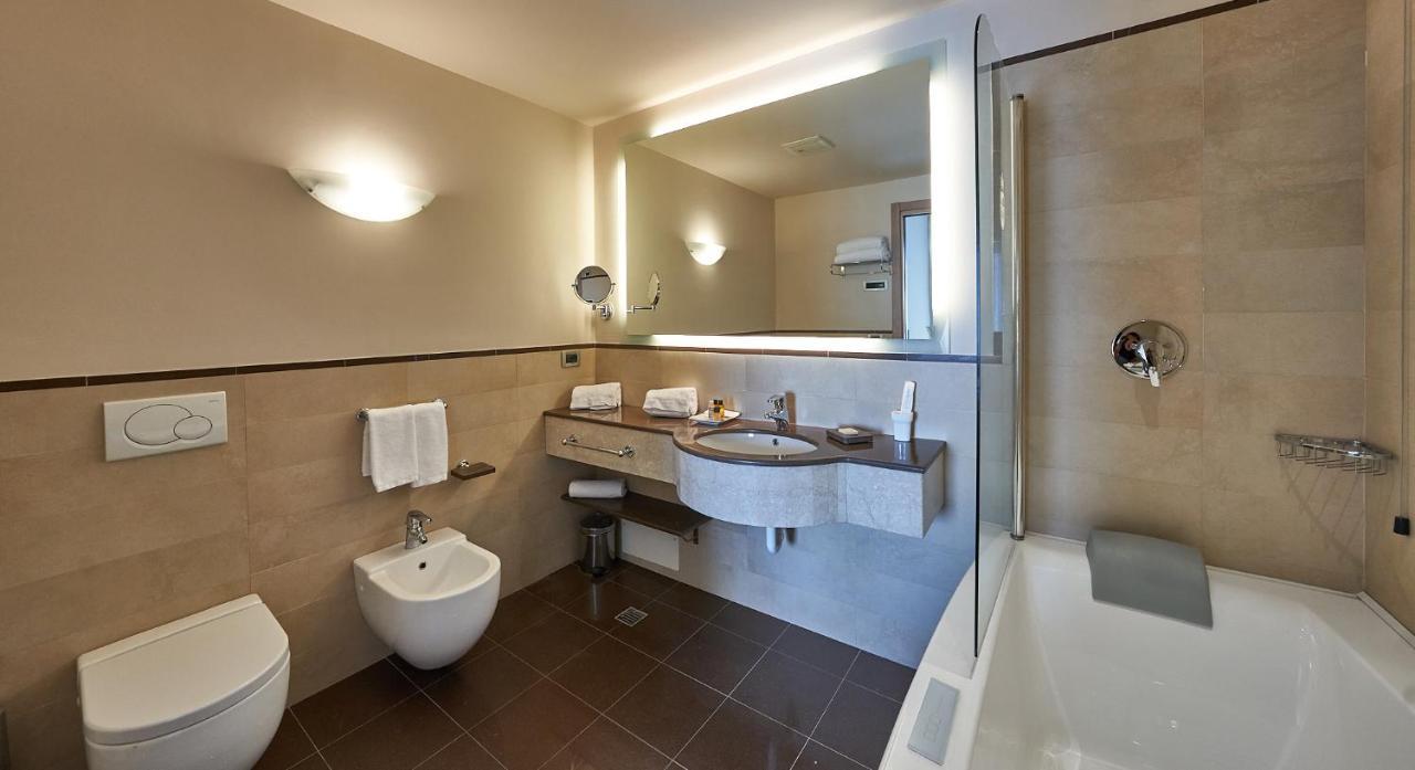Hotel Astoria Biella Buitenkant foto