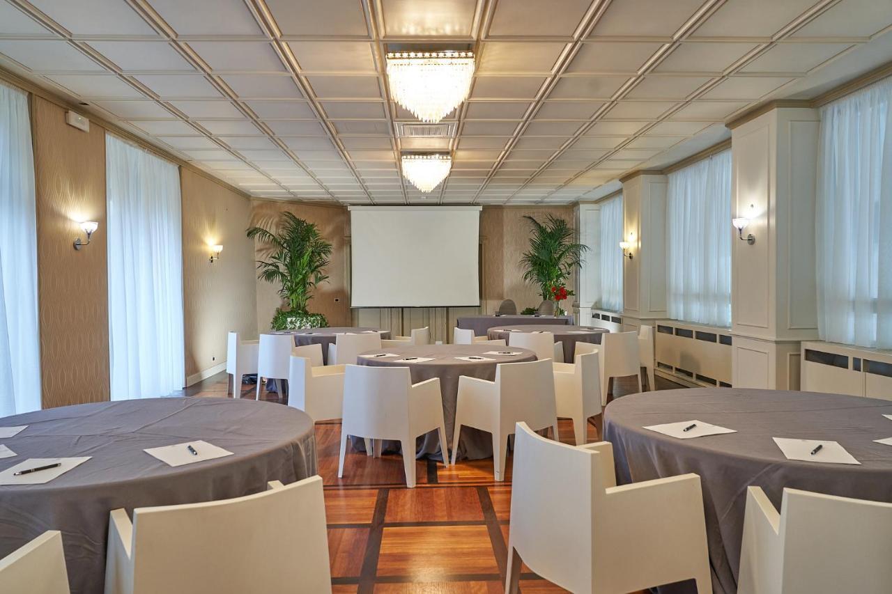 Hotel Astoria Biella Buitenkant foto